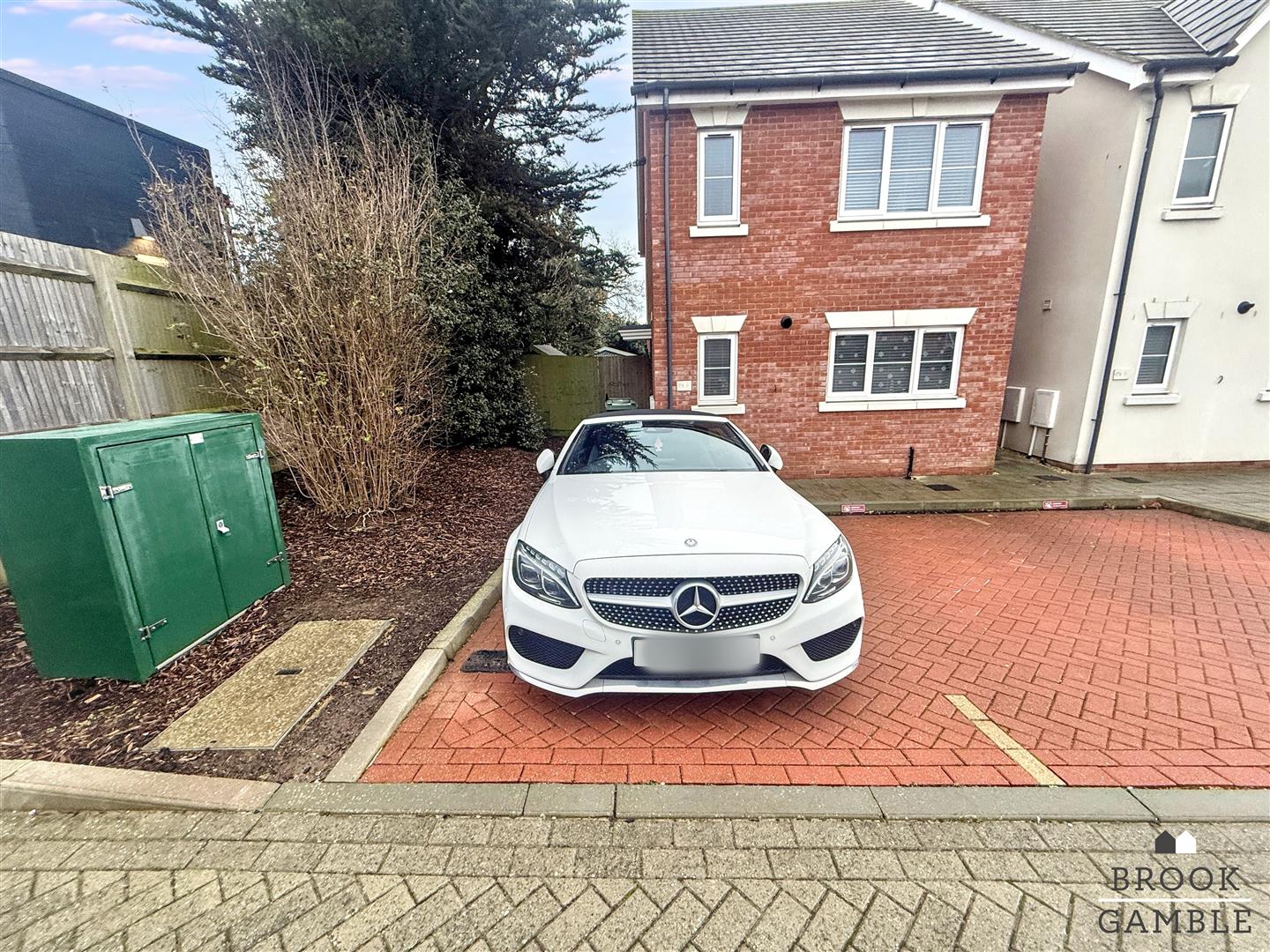 3 Bedroom House - Detached. Finchley Place in Eastbourne,  13